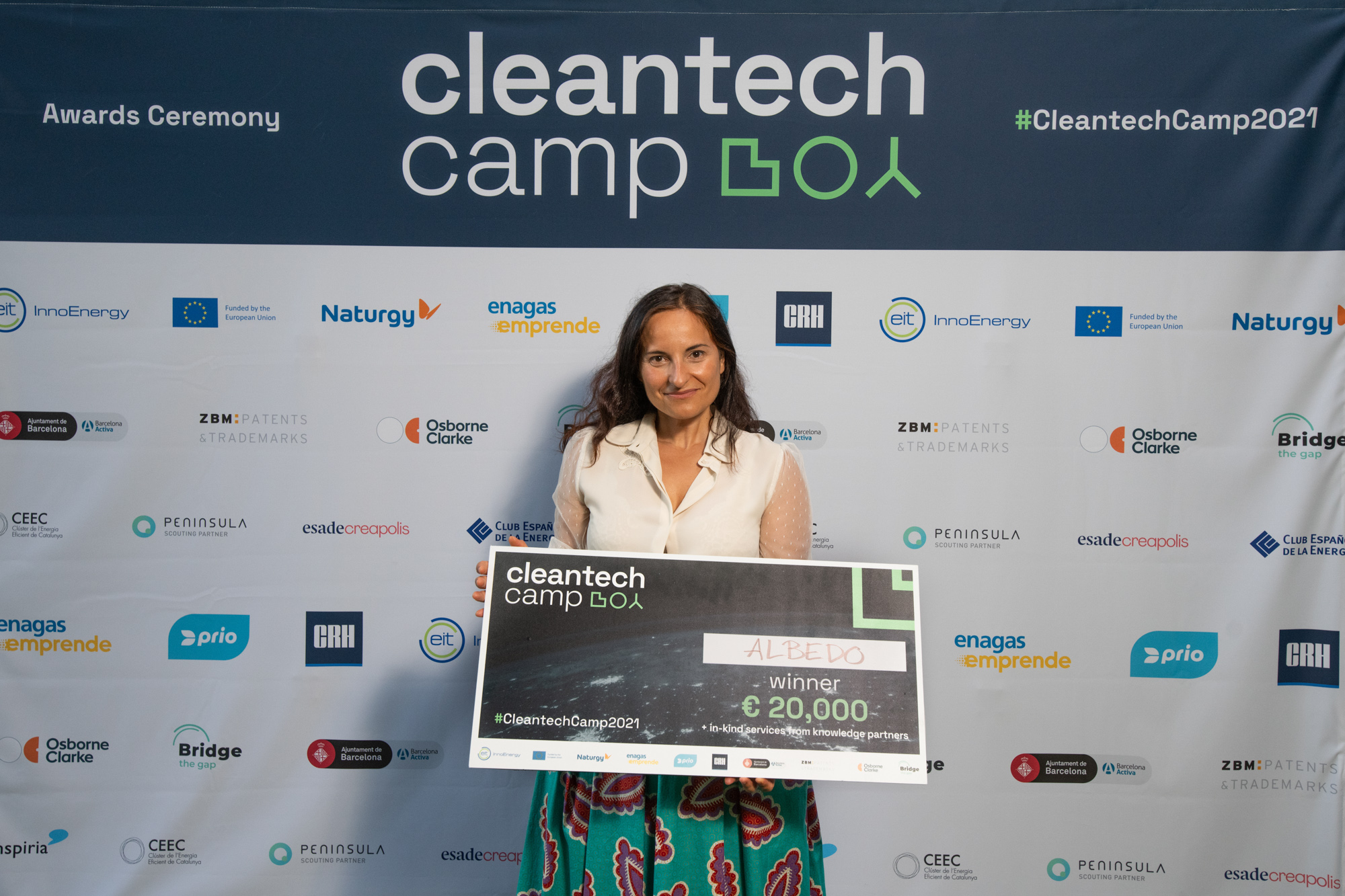 Laura-Lorenzo-ganadora-cleantechcamp-2021